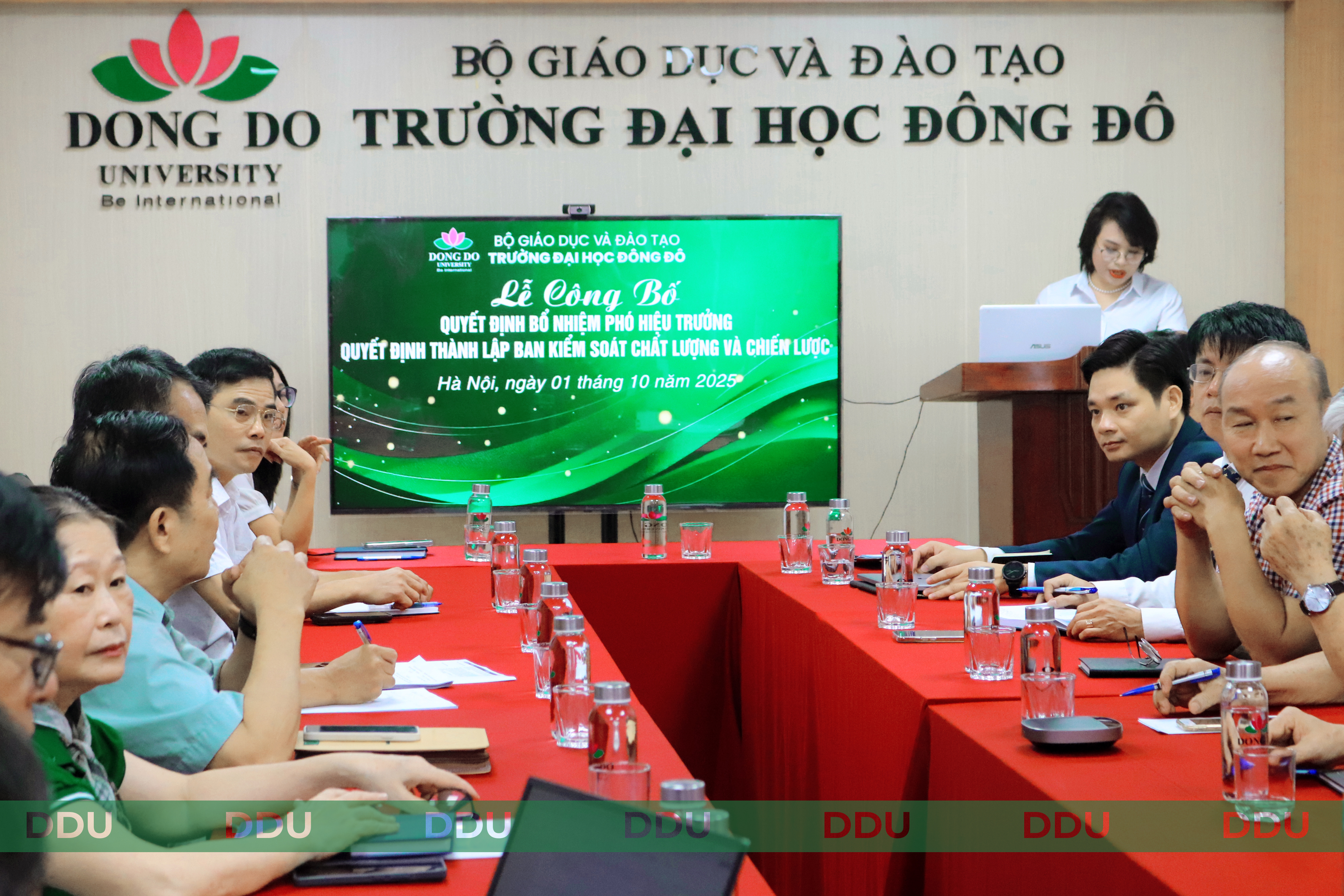 Trường Đại học Đông Đô trao quyết định bổ nhiệm tân Phó Hiệu trưởng và công bố thành lập Ban Kiểm soát Chất lượng & Chiến lược