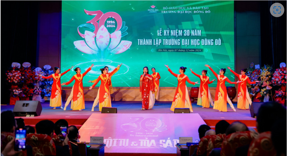 30 năm phát triển bền vững của Trường Đại học Đông Đô – Giáo dục và Thời đại ghi nhận