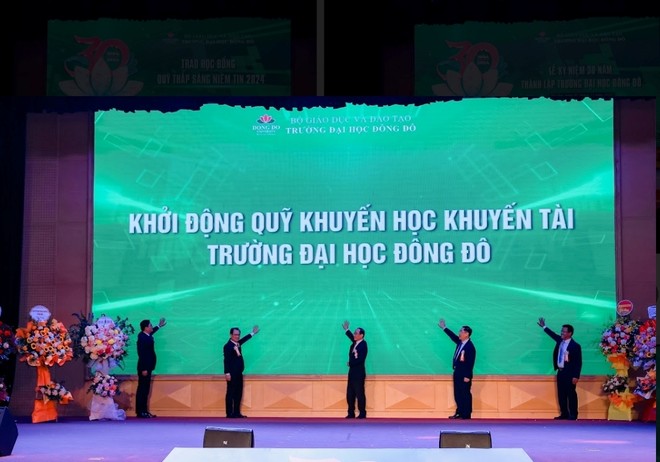 Báo An ninh Thủ đô: Trang trọng, tự hào lễ kỷ niệm 30 năm thành lập Trường Đại học Đông Đô