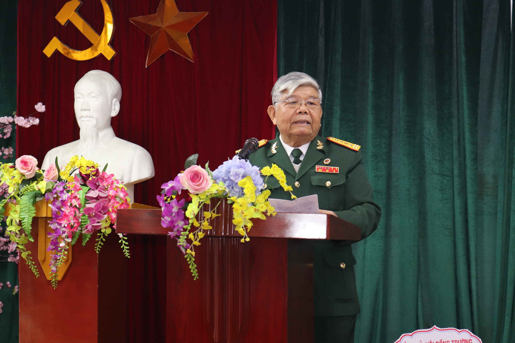 Hội Cựu chiến binh trường Đại học Đông Đô tổ chức Lễ kỷ niệm ngày 22/12 và trao Kỷ niệm chương Cựu chiến binh Việt Nam