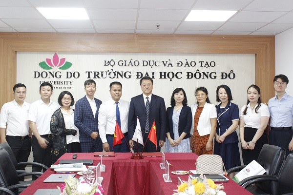 Lãnh đạo Trường Đại học Ngôn ngữ Bắc Kinh (Trung Quốc) tới thăm và làm việc tại Trường Đại học Đông Đô