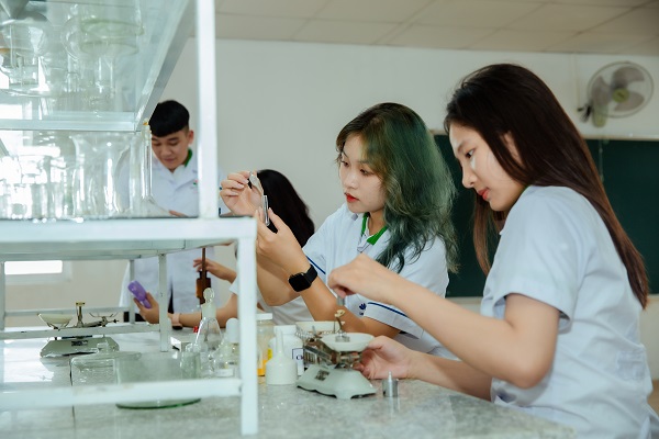Ngành y tế đối mặt với tình trạng thiếu hụt Điều Dưỡng nghiêm trọng