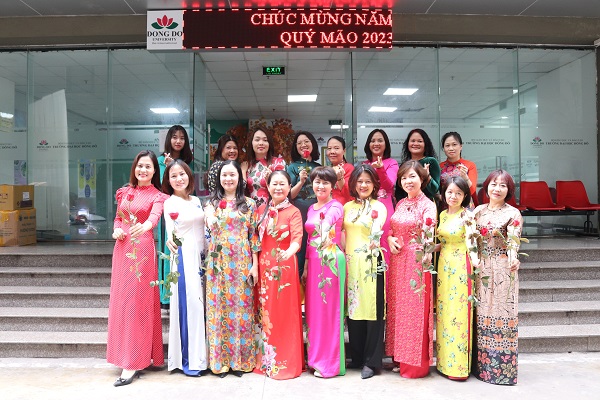 Trường Đại học Đông Đô tổ chức buổi gặp mặt chúc mừng ngày Quốc tế Phụ nữ