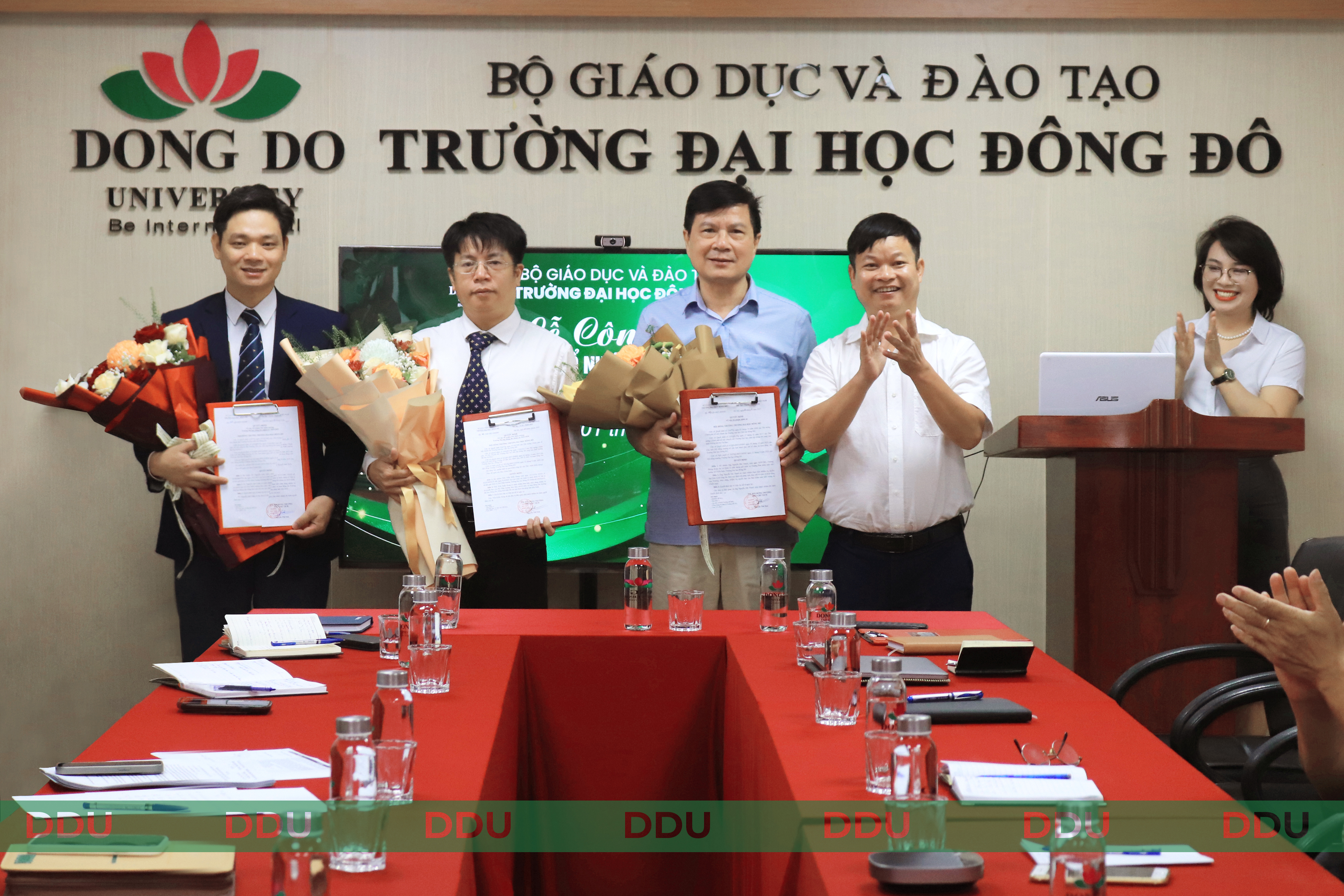 Trường Đại học Đông Đô trao quyết định bổ nhiệm tân Phó Hiệu trưởng và công bố thành lập Ban Kiểm soát Chất lượng & Chiến lược
